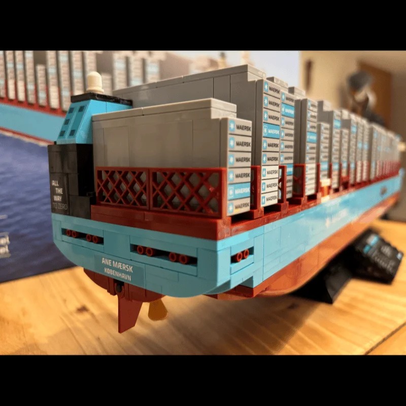 New 2026 Dual-Fuel Container V - огляд і ціна Lego Set Technic